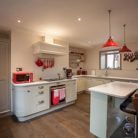 Ludlow - Linnet House - Well Presented Townhouse With Parking - Perfect Location For Exploring On Foot, Sleeps Up To 8 Guests - Hosted By Rentmyhouse Exterior photo
