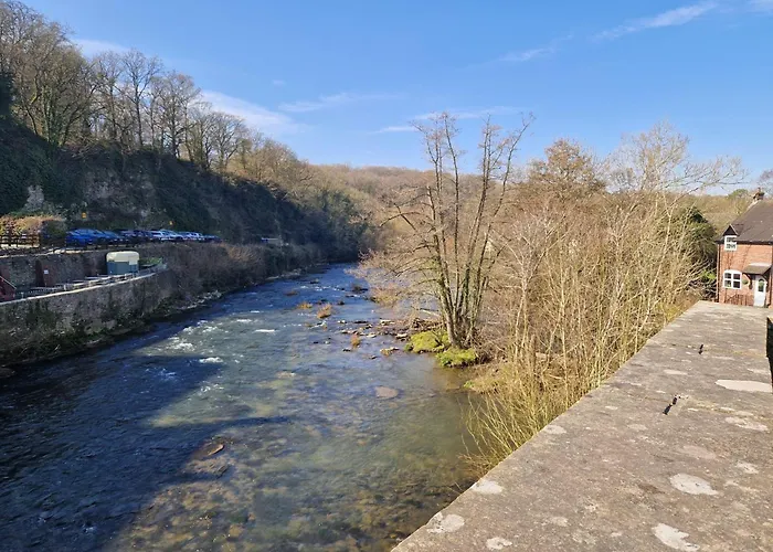 Ludlow - Linnet House - Well Presented Townhouse With Parking - Perfect Location For Exploring On Foot, Sleeps Up To 8 Guests - Hosted By Rentmyhouse