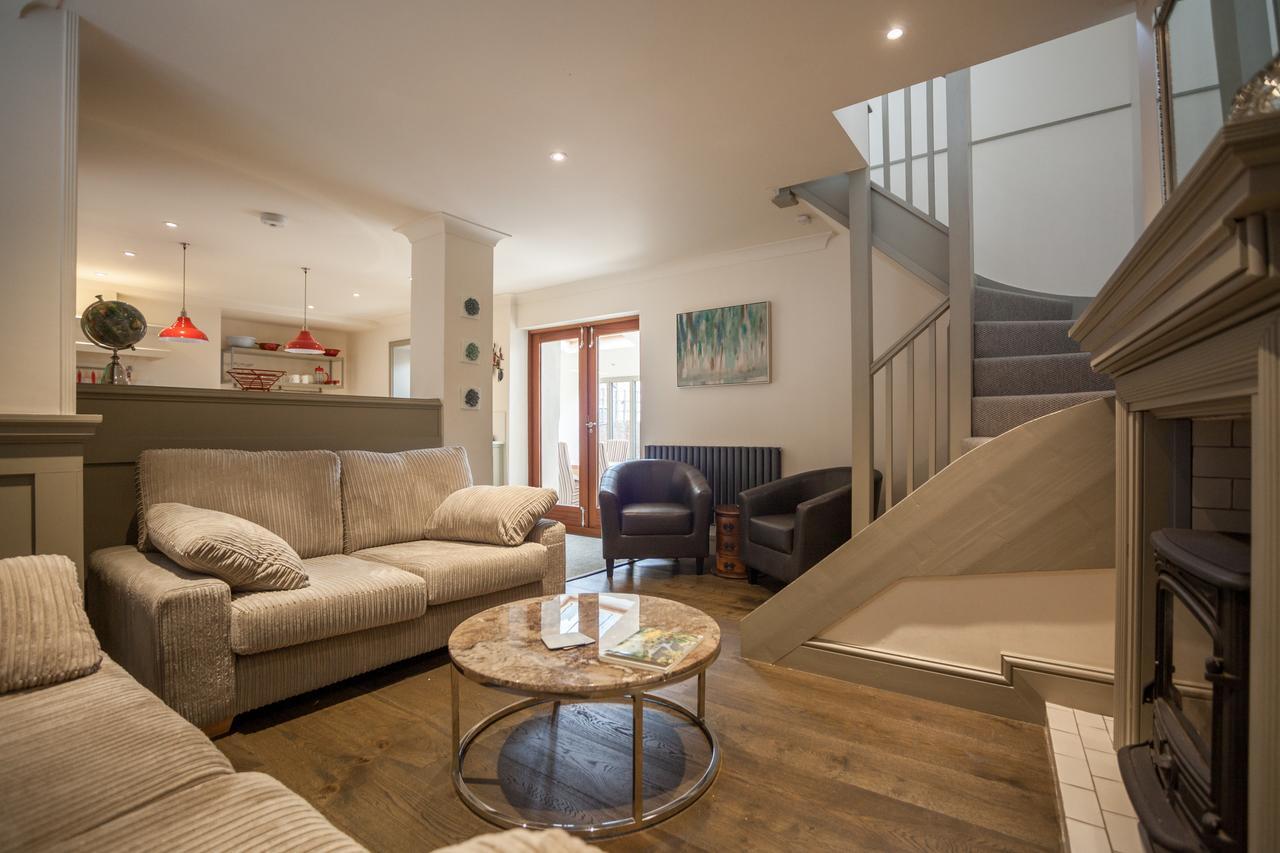 - Linnet House - Well Presented Townhouse With Parking - Perfect Location For Exploring On Foot, Sleeps Up To 8 Guests - Hosted By Rentmyhouse