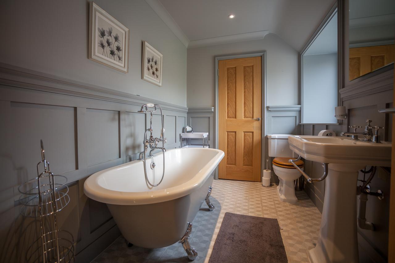 - Linnet House - Well Presented Townhouse With Parking - Perfect Location For Exploring On Foot, Sleeps Up To 8 Guests - Hosted By Rentmyhouse Ludlow