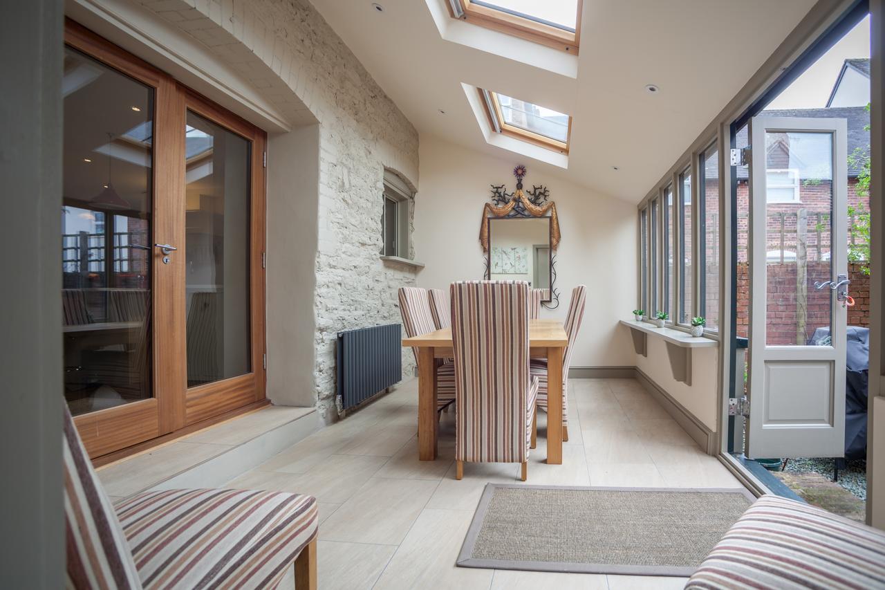 - Linnet House - Well Presented Townhouse With Parking - Perfect Location For Exploring On Foot, Sleeps Up To 8 Guests - Hosted By Rentmyhouse * Ludlow