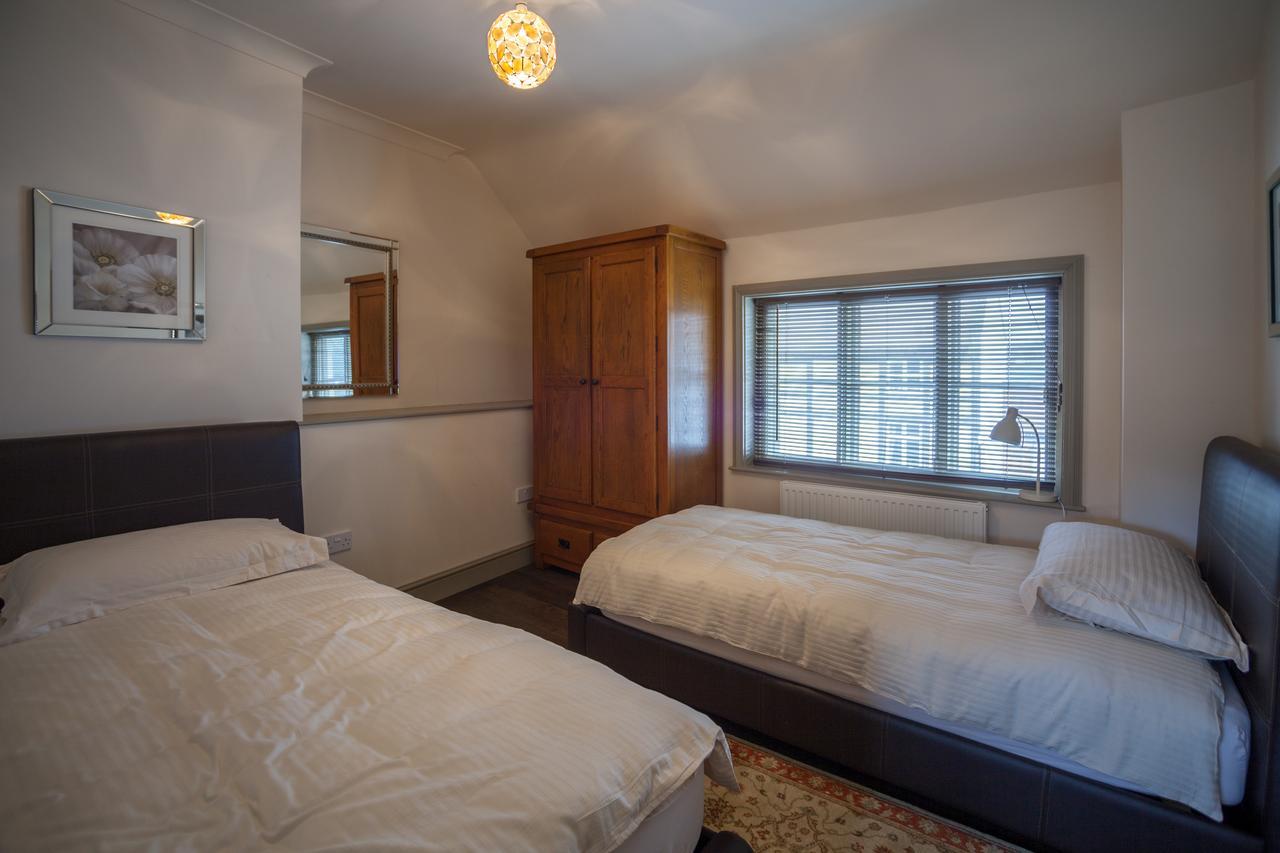 Apartment - Linnet House - Well Presented Townhouse With Parking - Perfect Location For Exploring On Foot, Sleeps Up To 8 Guests - Hosted By Rentmyhouse *