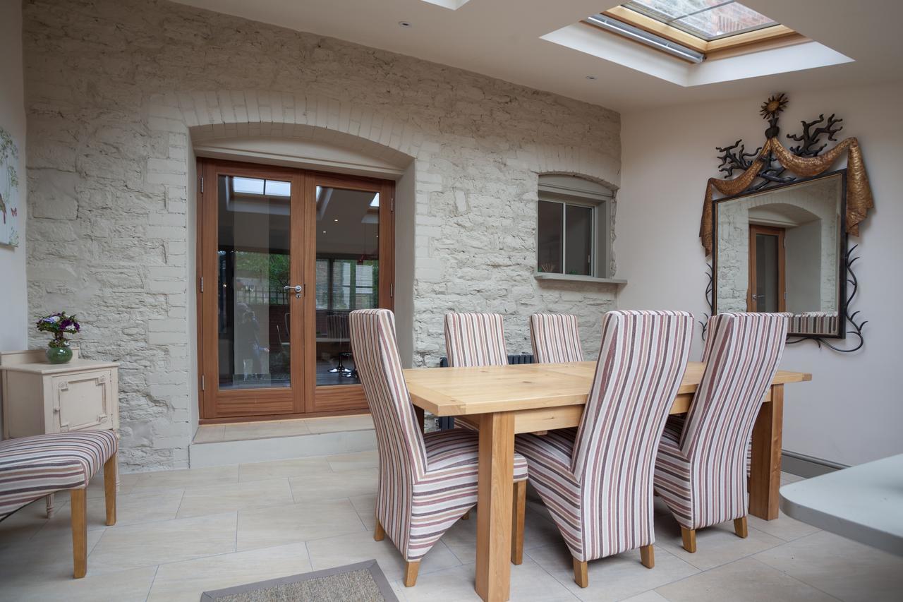 - Linnet House - Well Presented Townhouse With Parking - Perfect Location For Exploring On Foot, Sleeps Up To 8 Guests - Hosted By Rentmyhouse Apartment